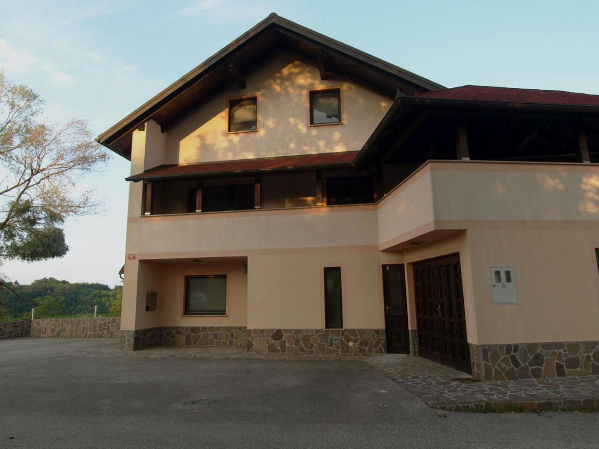 Holiday House Zarja - With Sauna And Hot Tub Bizeljsko Zewnętrze zdjęcie